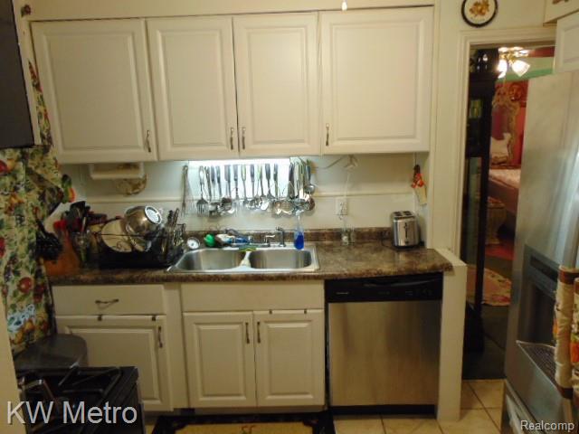 9606 Whitcomb Street, Detroit, MI 48227 — Photo 8