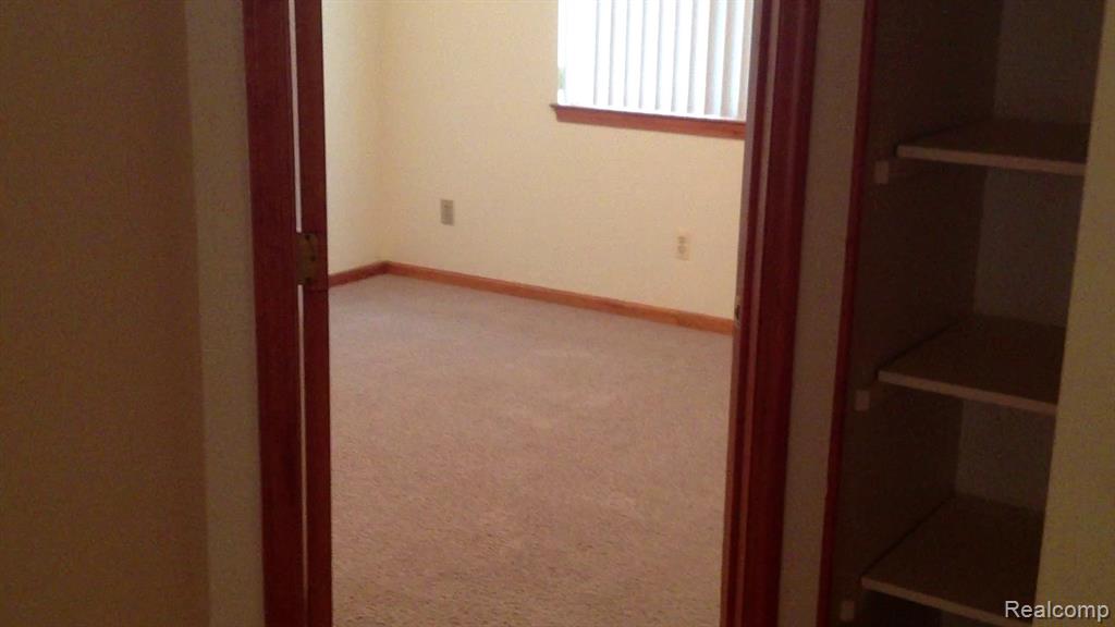 411 FORD Avenue, Wyandotte, MI 48192 — Photo 4