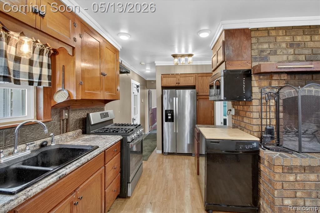 50 CLARENCE Street, Belleville, MI 48111 — Photo 18