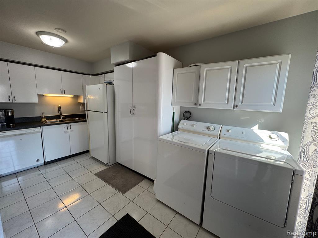 2774 Roundtree Drive, Troy, MI 48083 — Photo 14