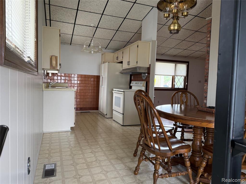15258 Travis Street, Southgate, MI 48195 — Photo 15