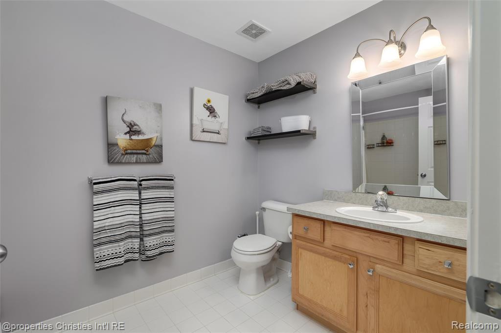 45727 Heather Ridge Drive, 224, Macomb, MI 48044 — Photo 23