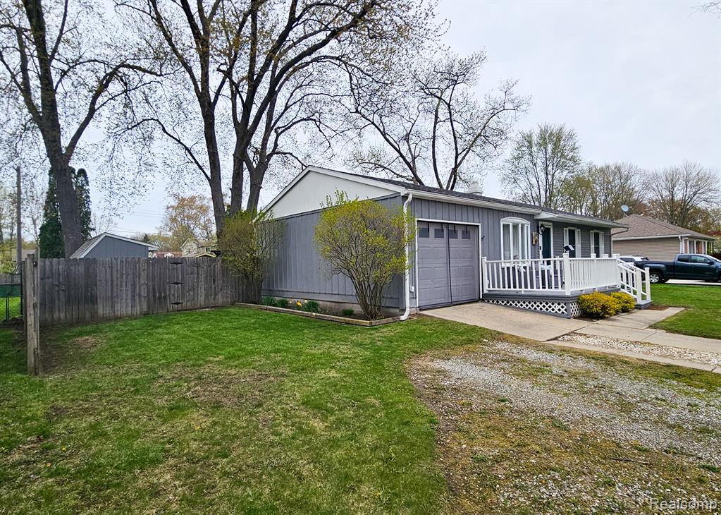 456 CARDINAL Drive, Marysville, MI 48040 — Photo 4