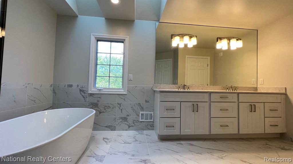 30055 FOREST Drive, Franklin, MI 48025 — Photo 33
