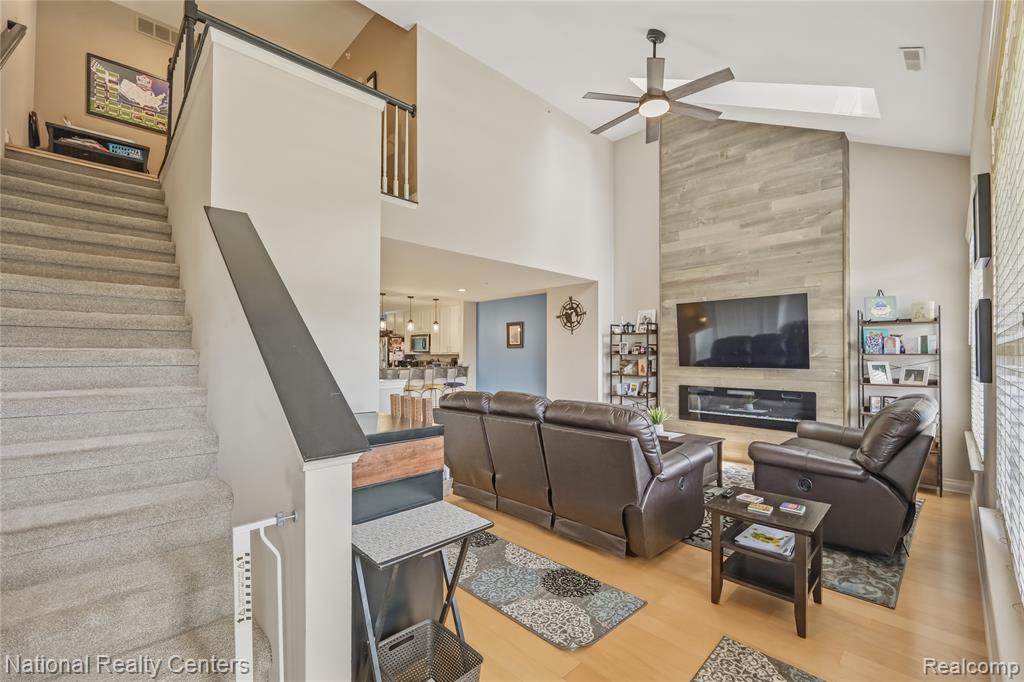 128 Sandy Lane, Walled Lake, MI 48390 — Photo 43