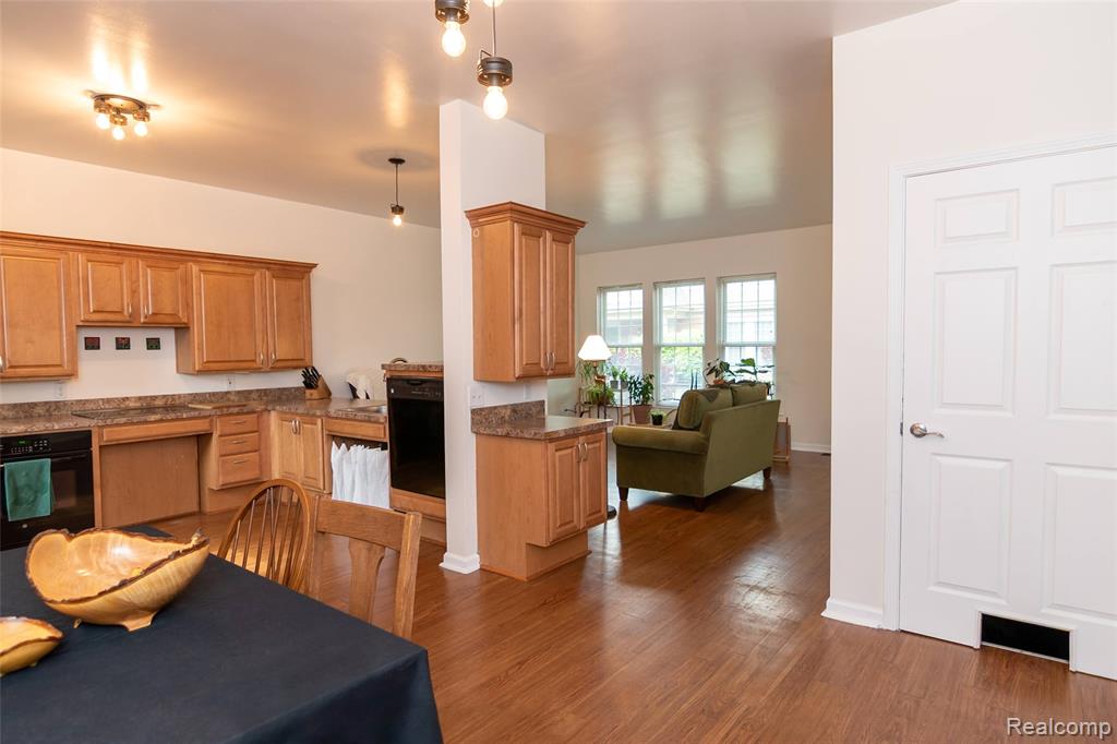 616 Superior Boulevard, Wyandotte, MI 48192 — Photo 8