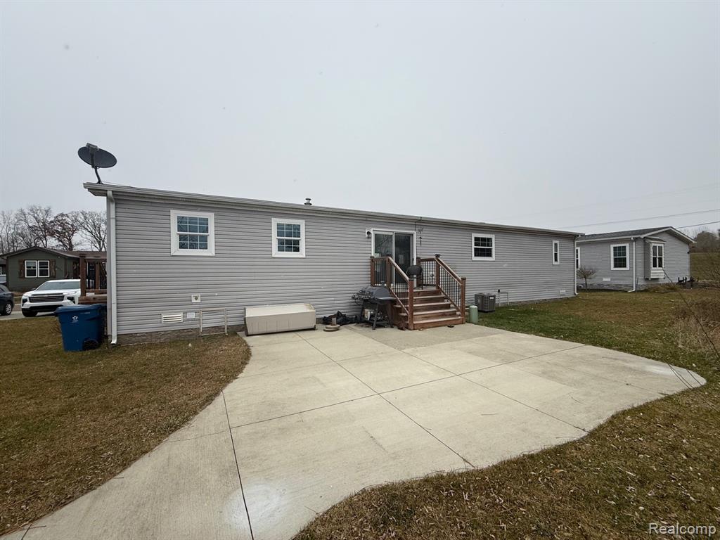 9922 Macbeth Street, Fenton, MI 48430 — Photo 31