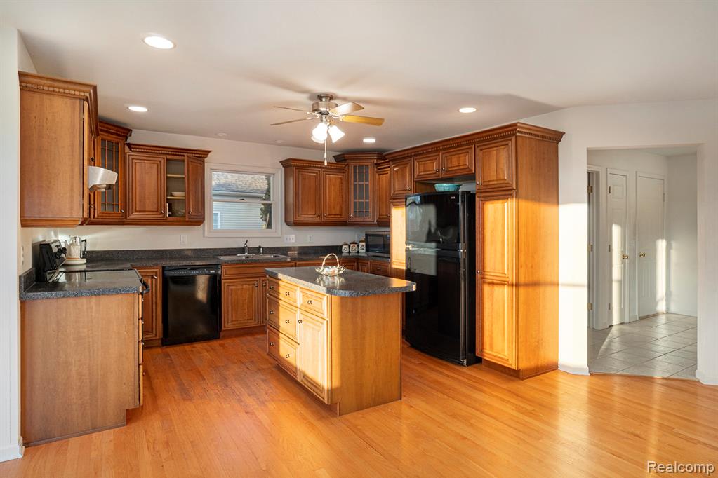4382 Oak Tree Court, Fenton, MI 48430 — Photo 14
