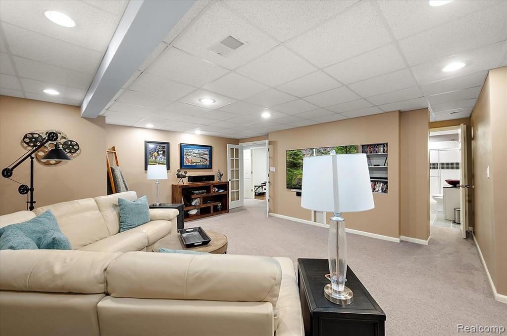 4366 S Lake Lane, Shelby Twp, MI 48316 — Photo 48