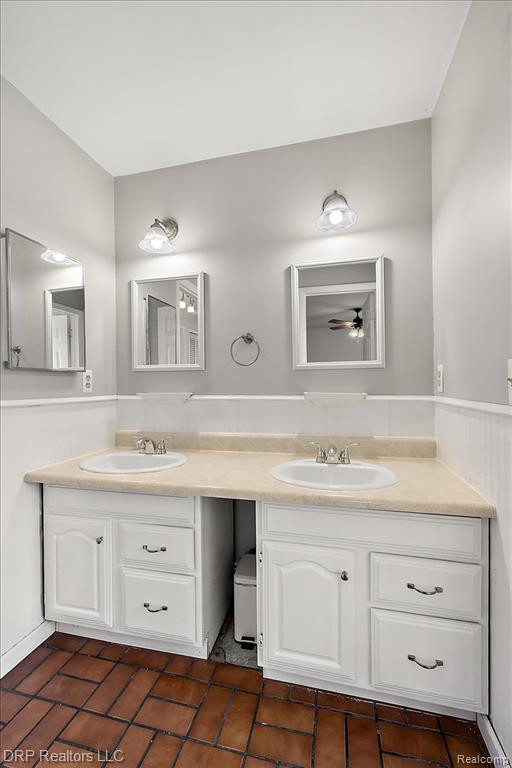44012 Carrnation Drive, Sterling Heights, MI 48313 — Photo 27