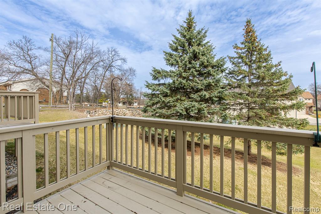 1277 Edelweiss Lane, Waterford, MI 48327 — Photo 30