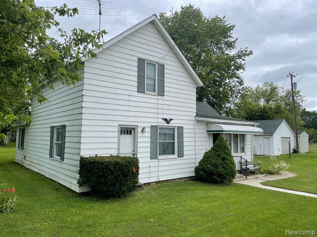 8040 Third, Avoca, MI 48006 — Photo 10