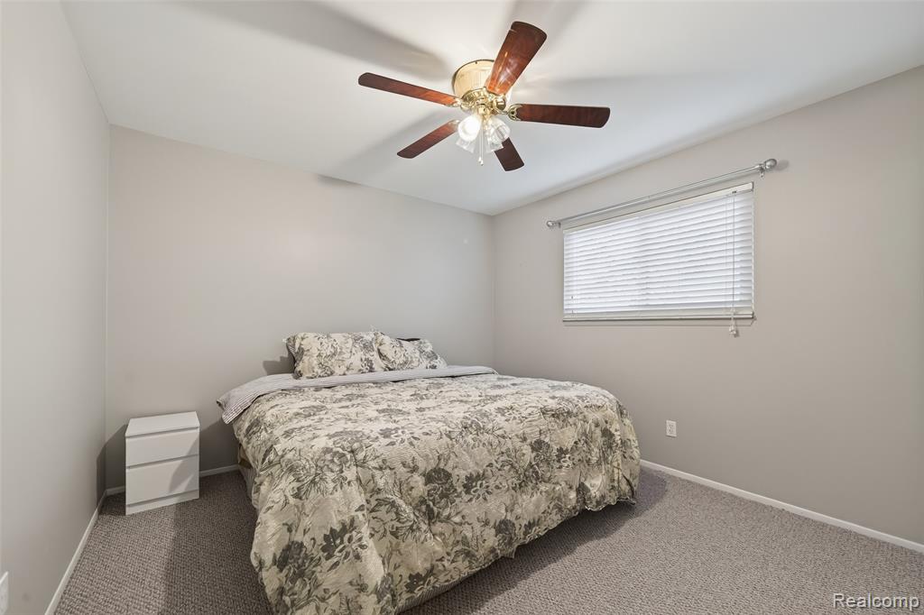 3960 Kings Point Drive, Troy, MI 48083 — Photo 20