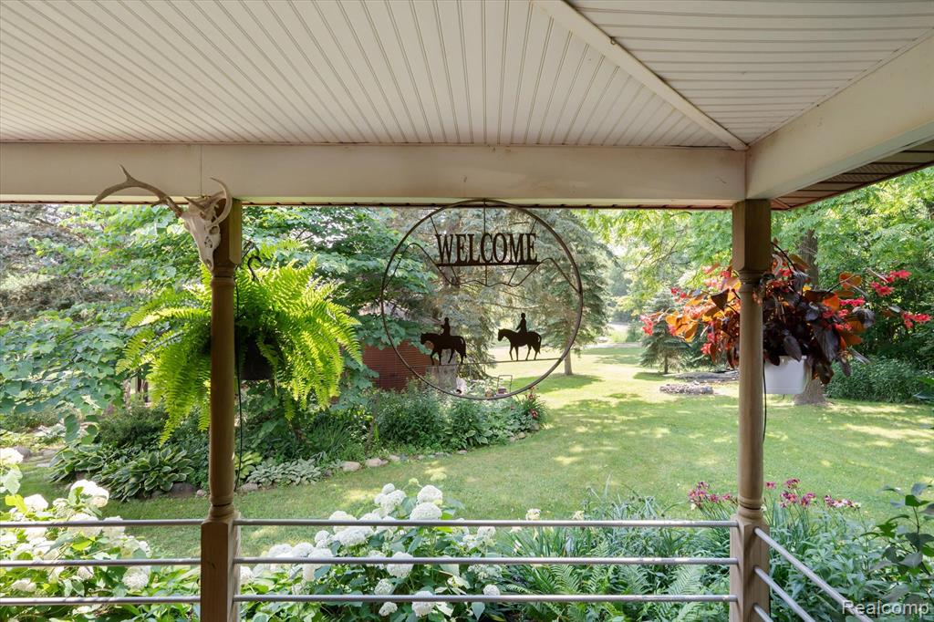 9227 Hogan Road, Fenton, MI 48430 — Photo 36