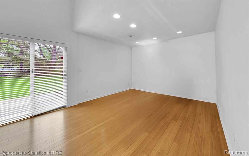 561 Yorkton Lane, Bloomfield Hills, MI 48304 — Photo 15