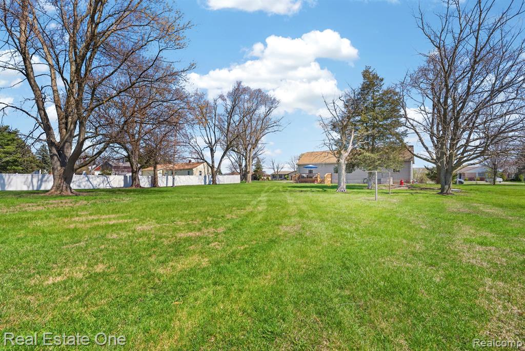 343 Bates Lane, Monroe, MI 48162 — Photo 8