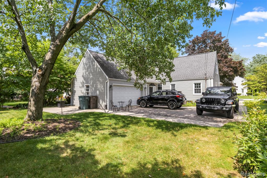 6 Berwick Lane, Dearborn, MI 48120 — Photo 38