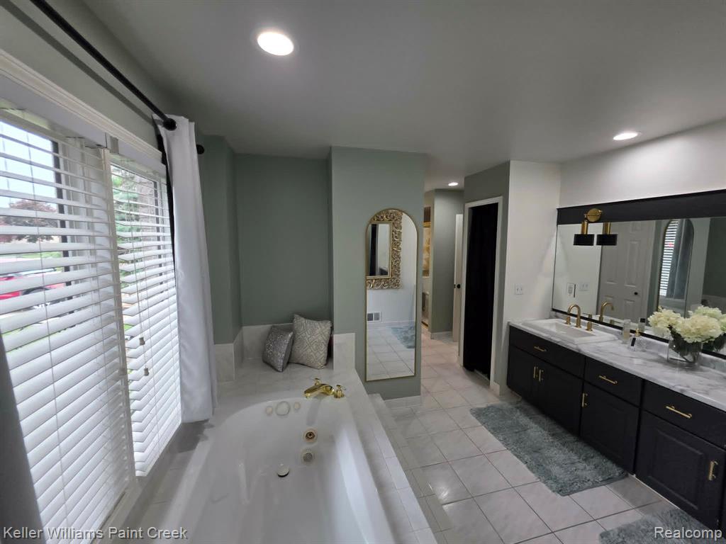 54390 Ashley Lauren Drive, Macomb, MI 48042 — Photo 51