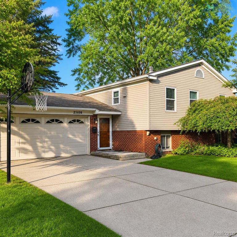 23898 Barfield Street, Farmington Hills, MI 48336