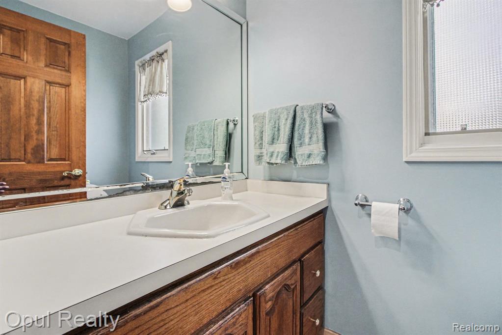 3575 Clark Circle, Commerce Twp, MI 48382 — Photo 39