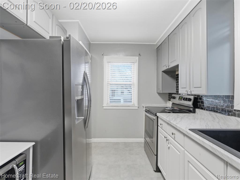 742 SAINT JOHN Street, Wyandotte, MI 48192 — Photo 11