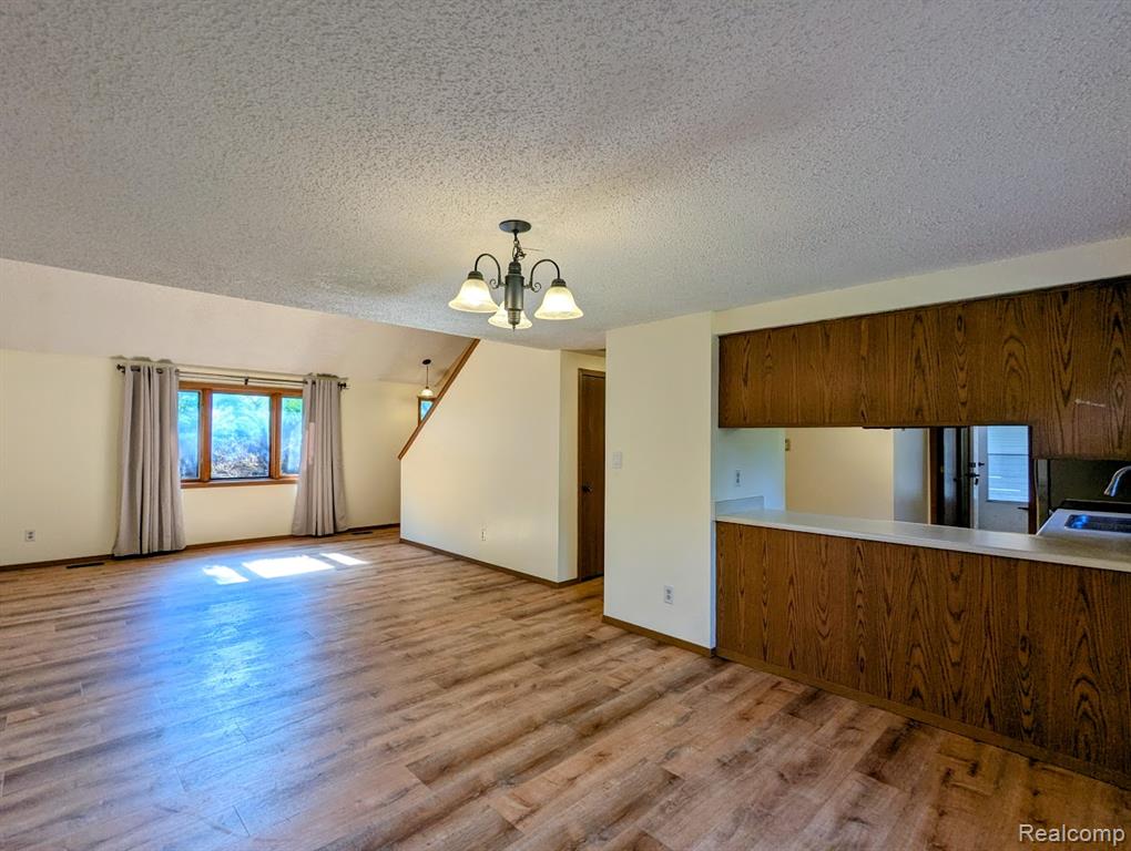 2316 Crescent Lake Road, Waterford, MI — Photo 3