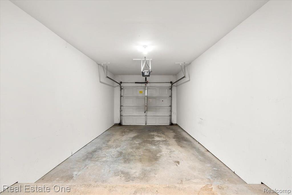 1818 Flagstone Circle, 34, Rochester, MI 48307 — Photo 24