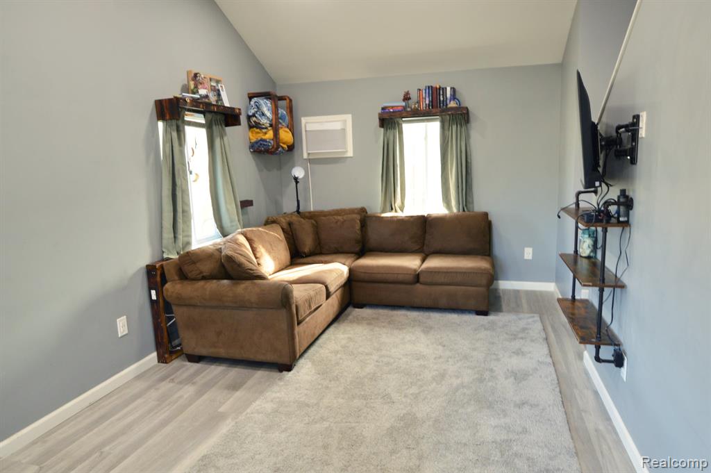 4051 Red Wing Drive, Flint, MI 48532 — Photo 8