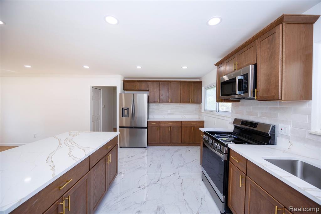 939 S Wildwood Street, Westland, MI 48186 — Photo 19