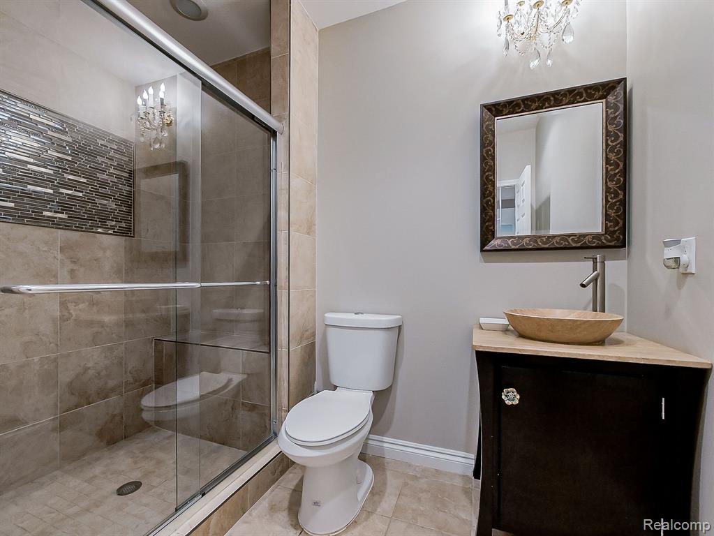 5570 HAMPSHIRE Drive, West Bloomfield, MI — Photo 56