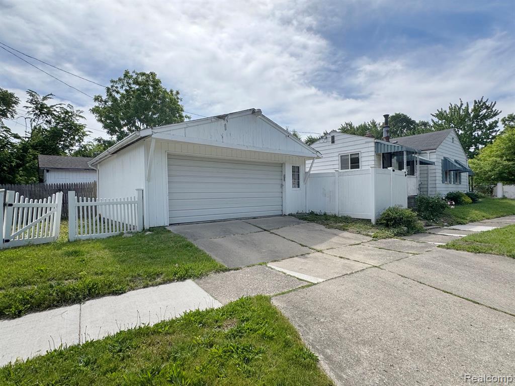 627 Wesbrook Street, Pontiac, MI 48340 — Photo 4
