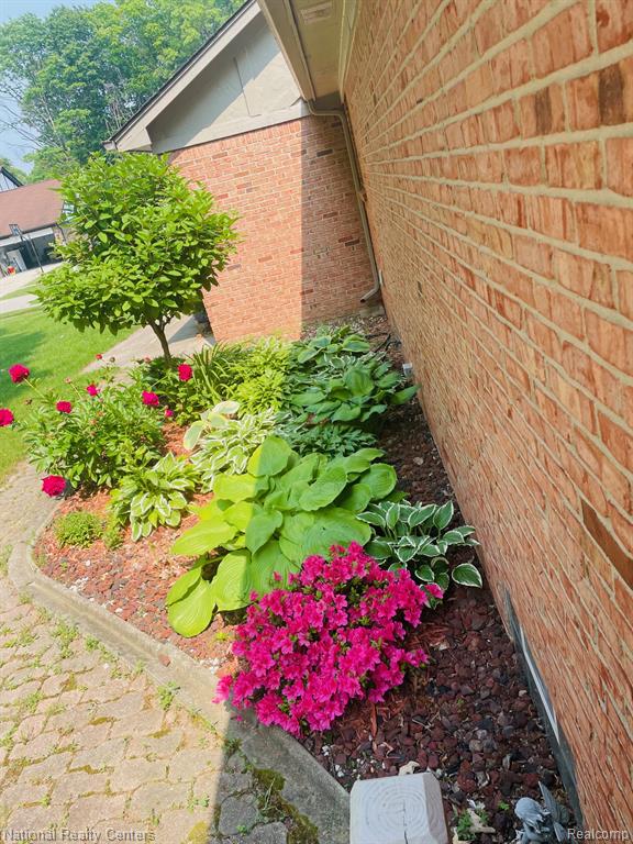 46369 SPRINGHILL Drive, Shelby Twp, MI 48317 — Photo 31
