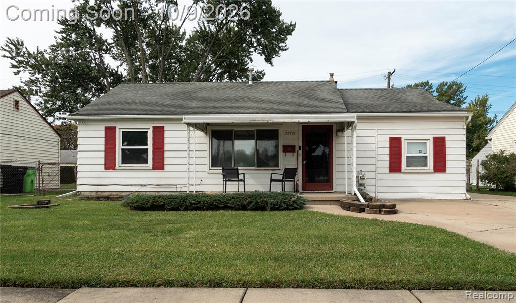 27321 Academy Street, Roseville, MI 48066
