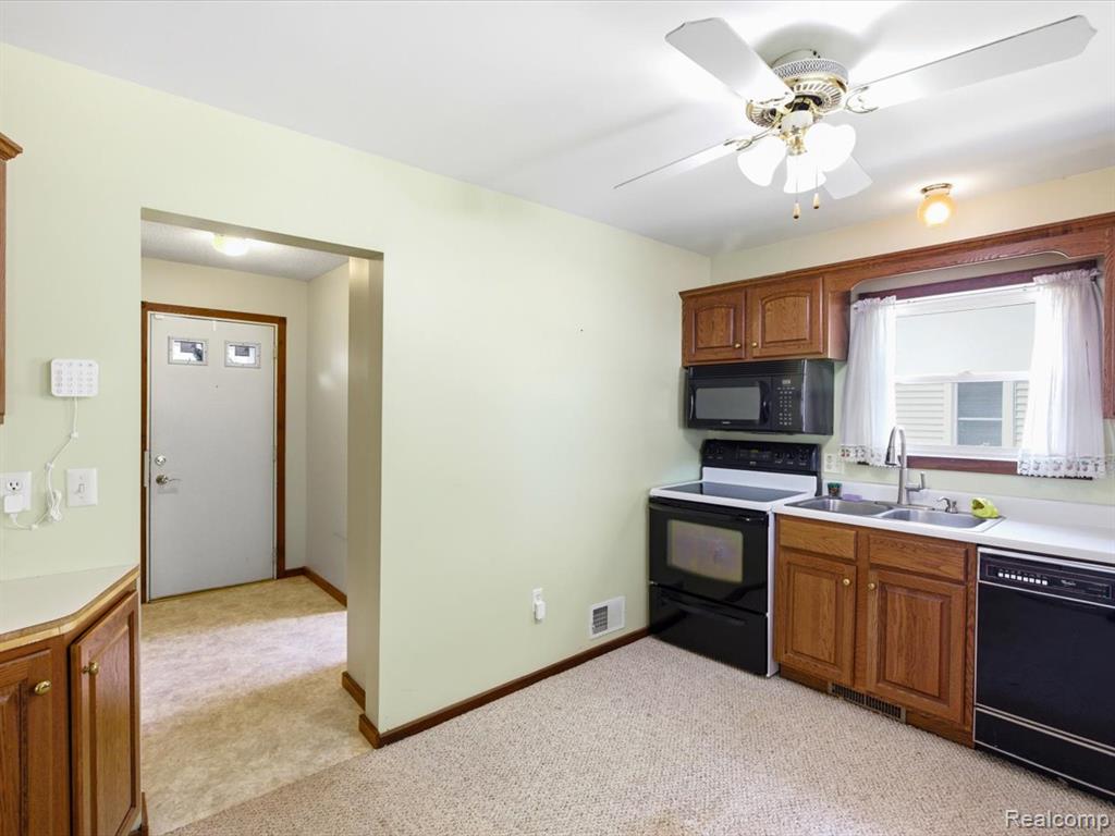1412 Minnie Street, Port Huron, MI 48060 — Photo 12