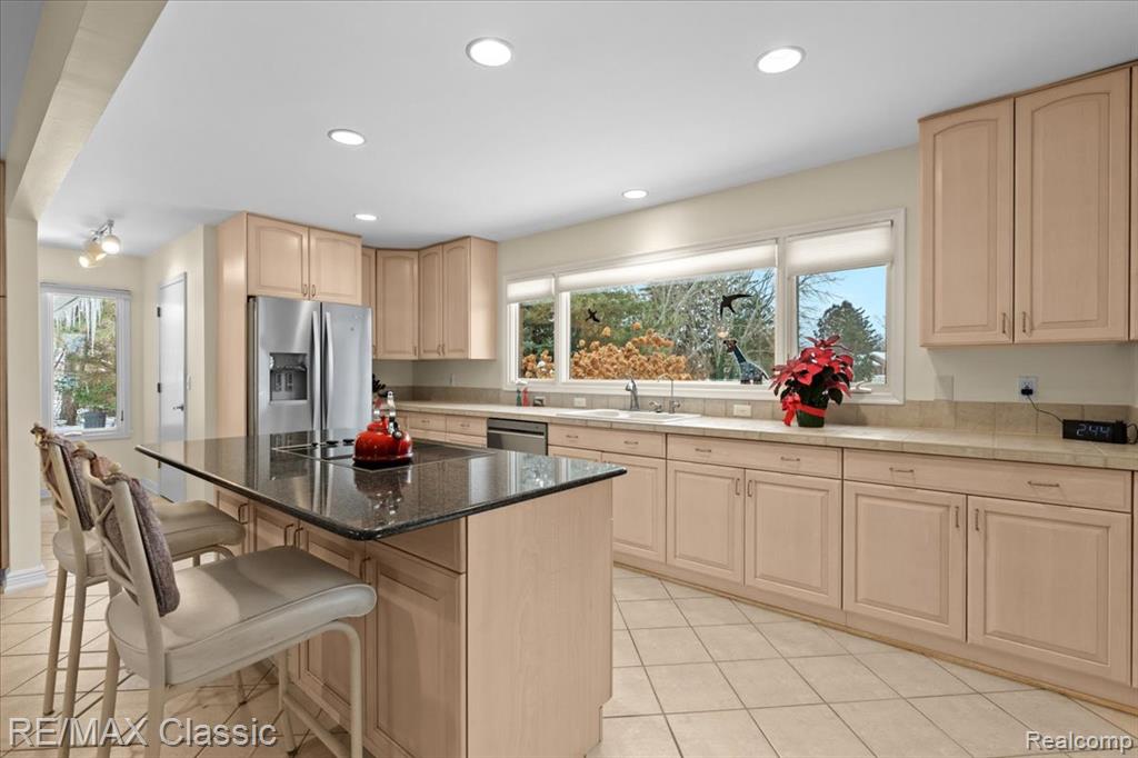 5067 Oakwood Court, Commerce Twp, MI 48382 — Photo 16