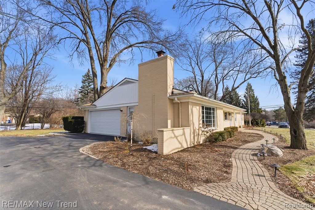 1043 Westview Road, Bloomfield Hills, MI 48304 — Photo 3