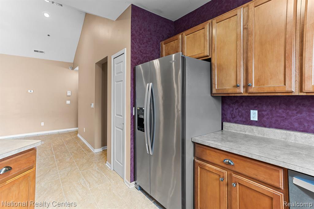 17211 Addington Drive, Commerce Twp, MI 48390 — Photo 13