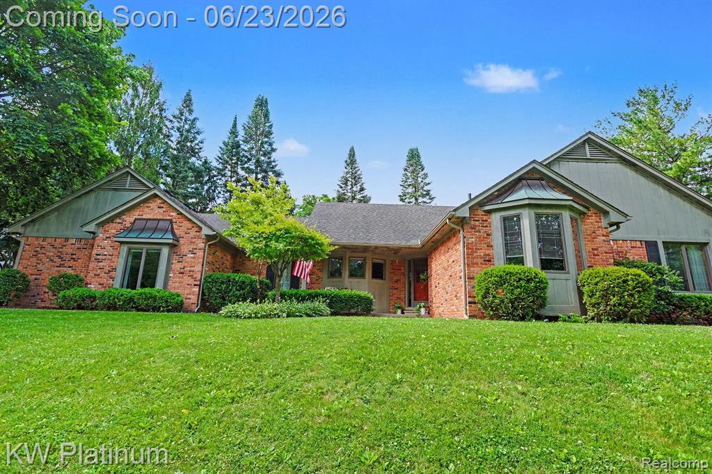 41945 Hillview Drive, Sterling Heights, MI 48314 — Photo 25