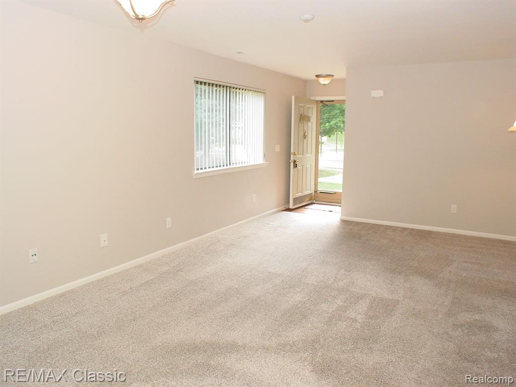 42776 LILLEY POINTE Drive, 171, Canton, MI 48187 — Photo 3