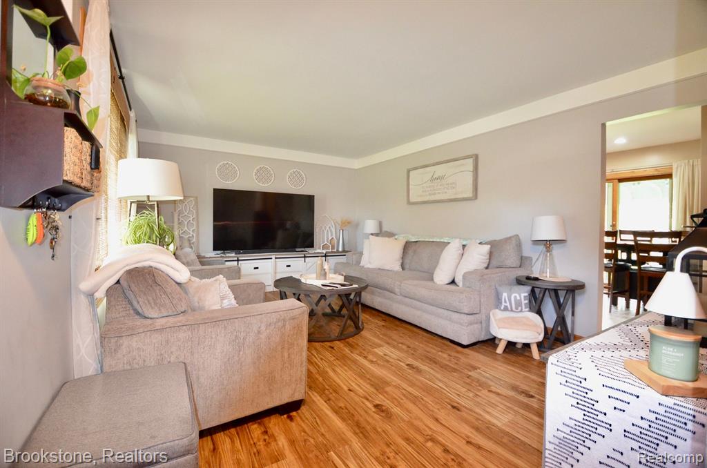 4856 CLINTON WAY Drive, Waterford, MI 48328 — Photo 33