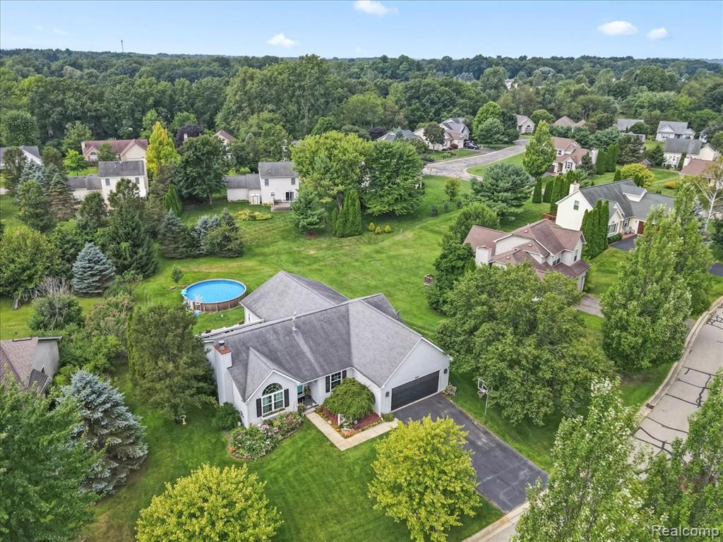 9327 Huron Park Drive, Brighton, MI 48116 — Photo 51