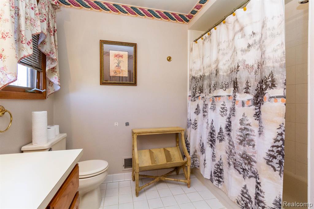 53071 SPRINGHILL MEADOWS Drive, Macomb, MI 48042 — Photo 34