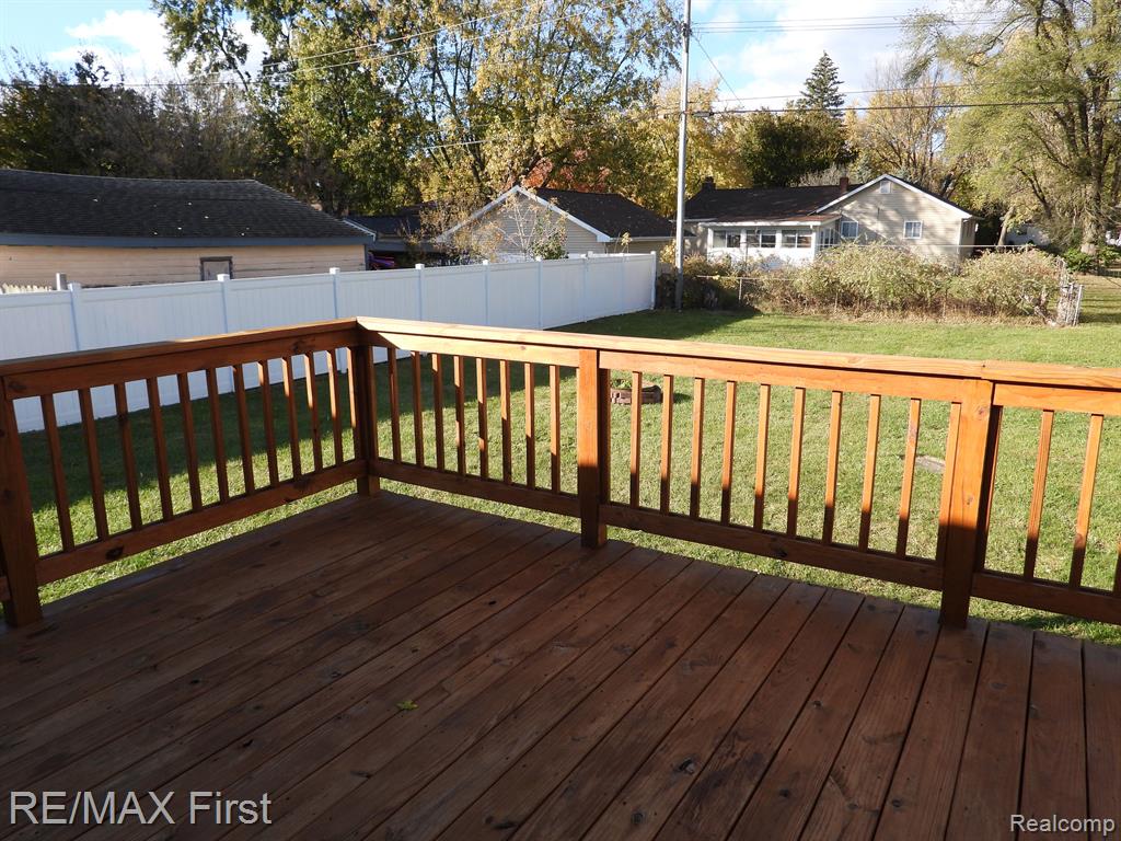 5522 PLEASANT Drive, Waterford, MI 48329 — Photo 16