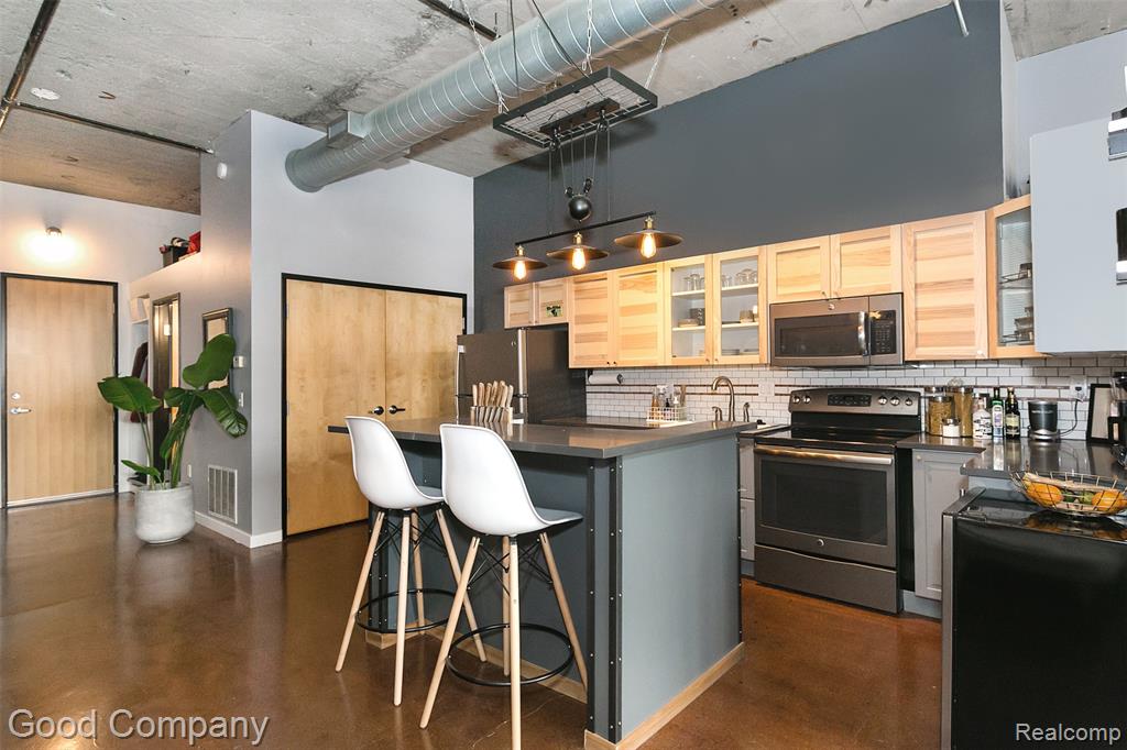 55 W Canfield, Detroit, MI 48201 — Photo 8