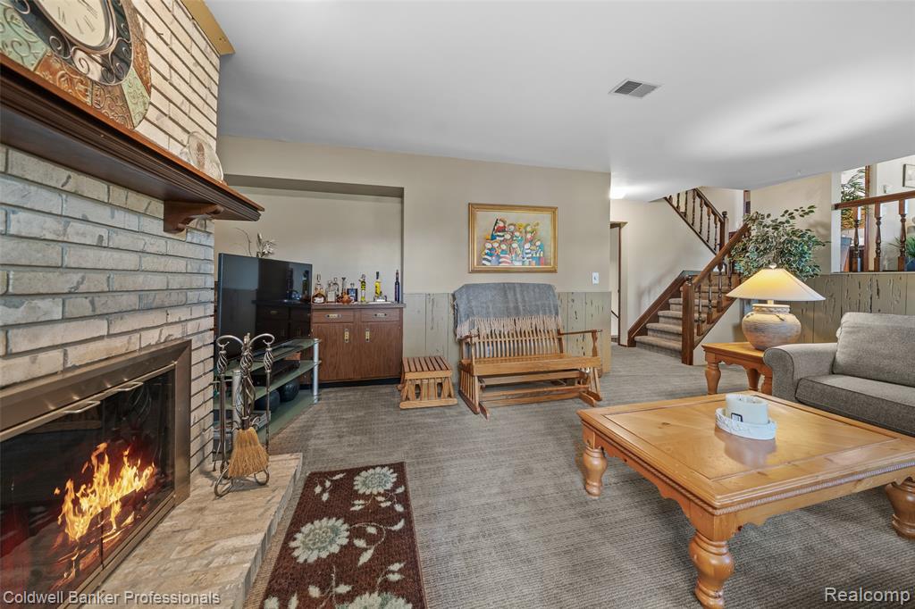 5075 Bayside Drive, Troy, MI 48098 — Photo 14