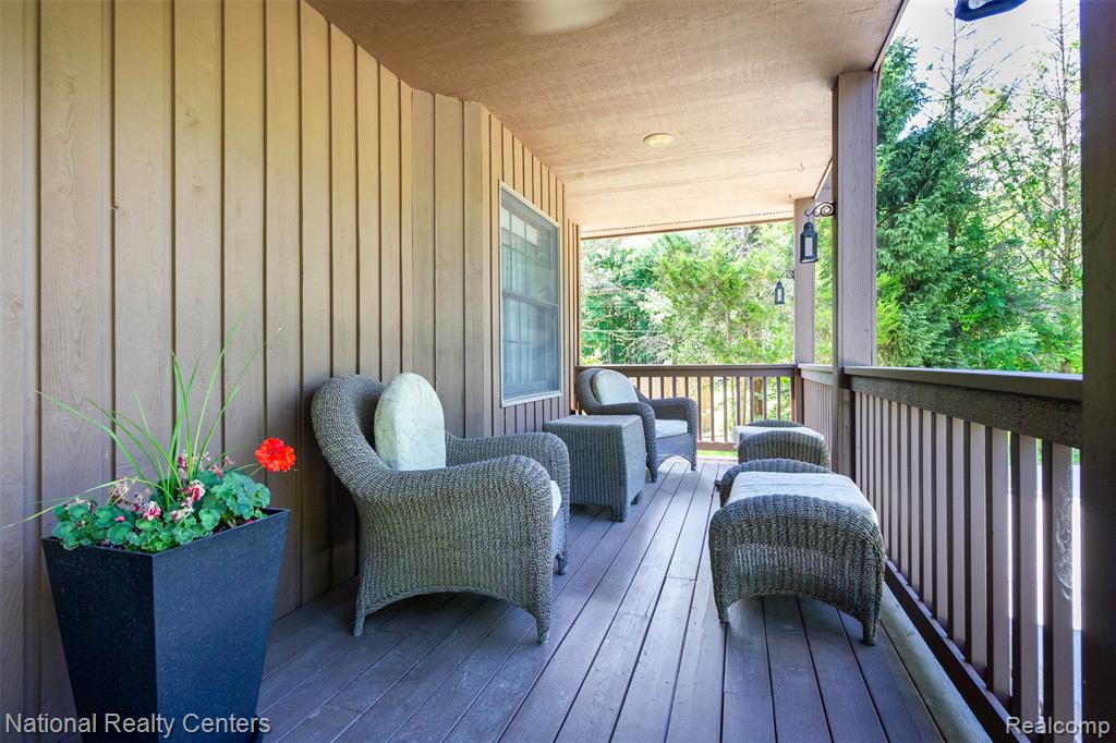 8706 Buckland Drive, South Lyon, MI 48178 — Photo 5