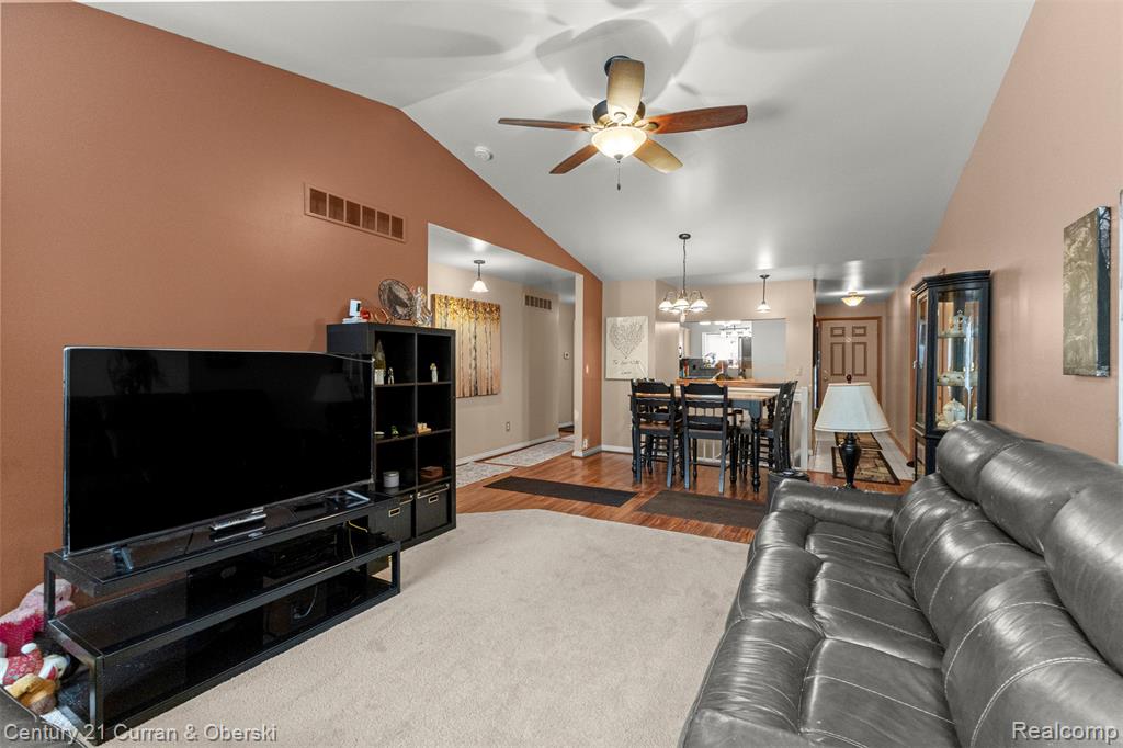 17308 S Lucille Circle, New Boston, MI 48164 — Photo 10
