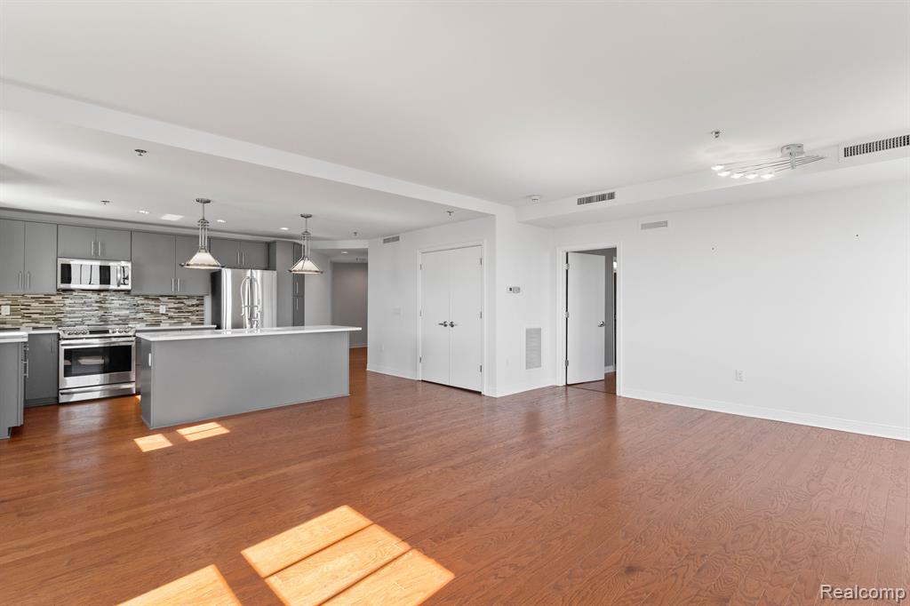 525 W Lafayette Boulevard, 14D, Detroit, MI 48226 — Photo 10