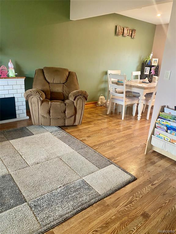 24816 Pamela Street, Flat Rock, MI 48134 — Photo 13