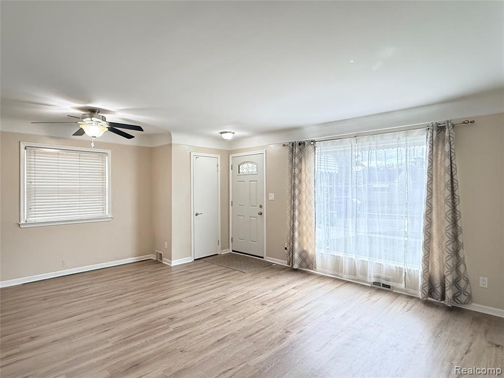 6649 Burnly Street W, Garden City, MI — Photo 5